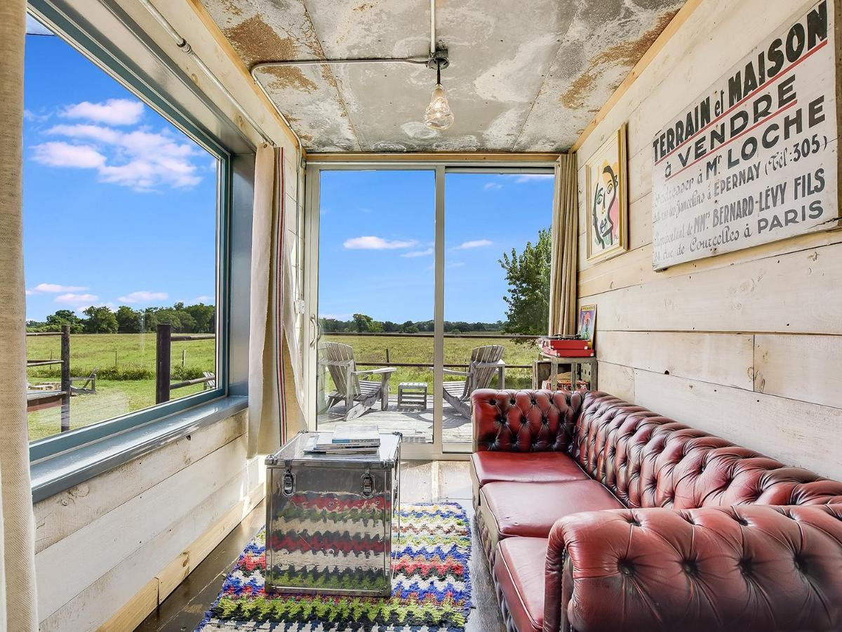 Flophouze Shipping Container Hotel Round Top Екстериор снимка